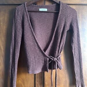 Everlane The Cozy Rib Wrap Top in Dark Mahogany